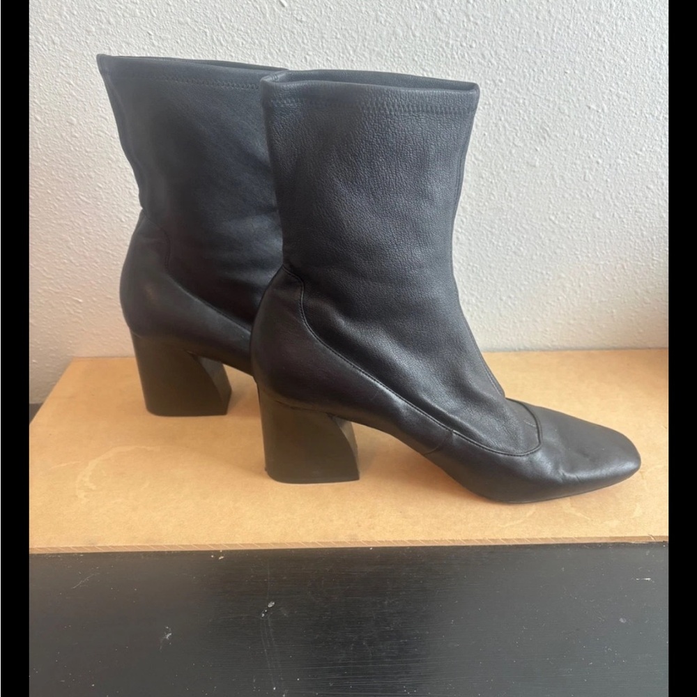 Donald  Pliner size 10 womens black leather square toe pullon boots PAID $275
